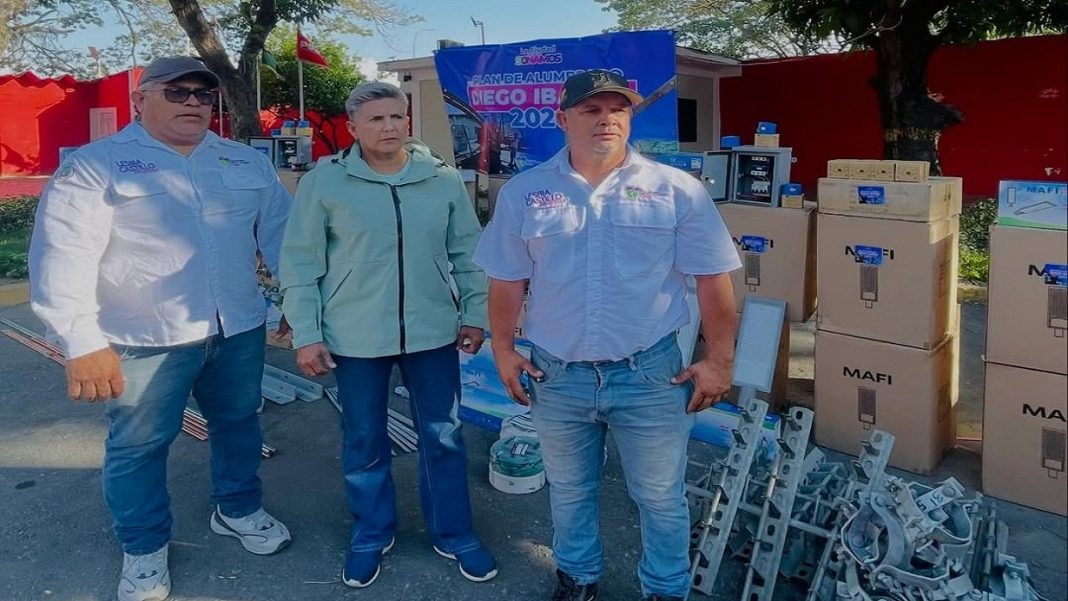 Inicia plan de alumbrado público en 26 comunidades de Diego Ibarra