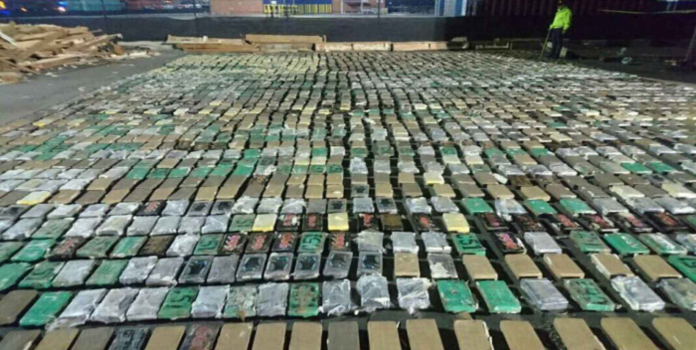 Autoridades incautan 2,4 toneladas de cocaína a una organización asociada a Clan del Golfo