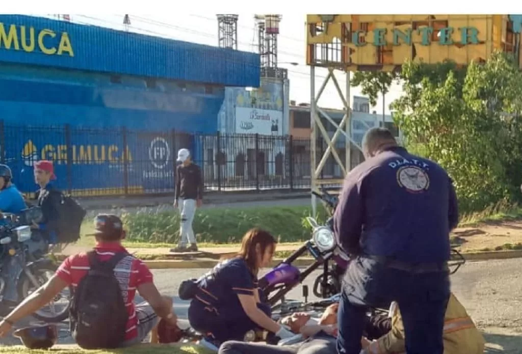 Accidente de motos en San Diego dejó tres lesionados