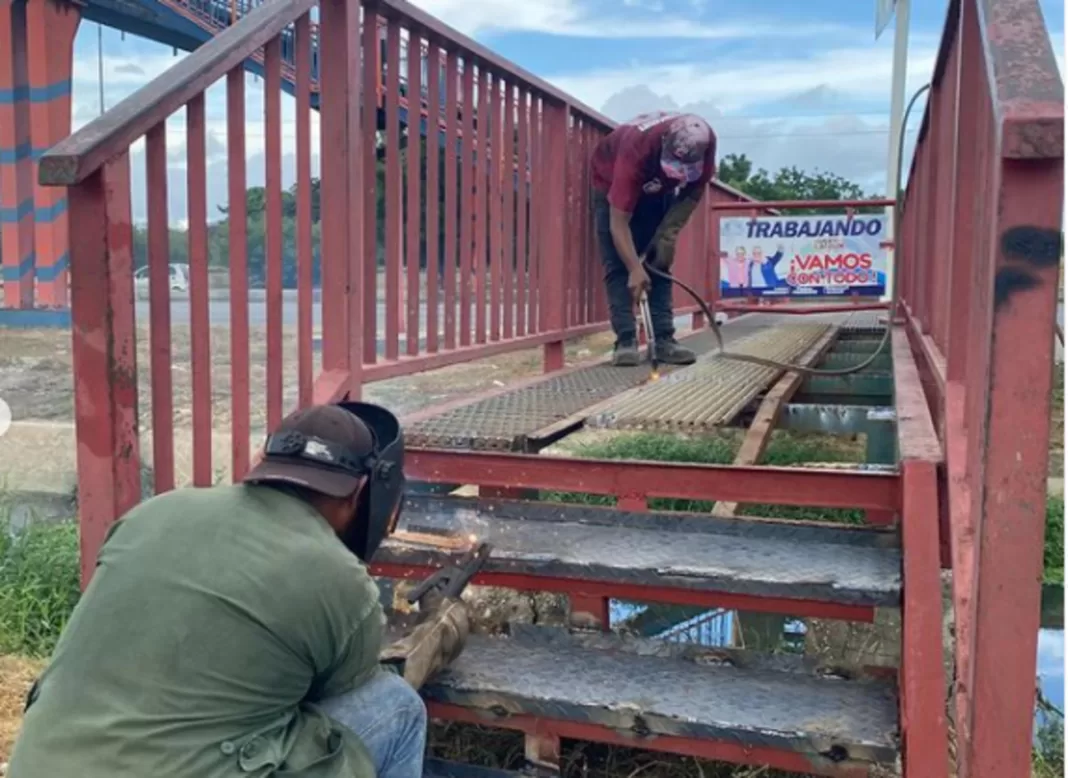 Puente peatonal repara la Alcaldía de Puerto Cabello