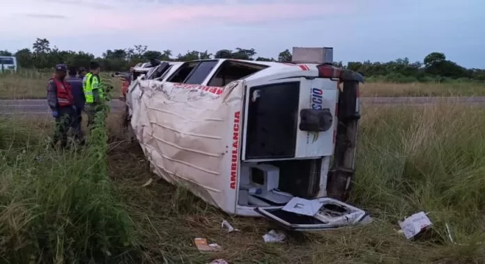 Bebé murió tras aparatoso vuelco de ambulancia en Bolívar