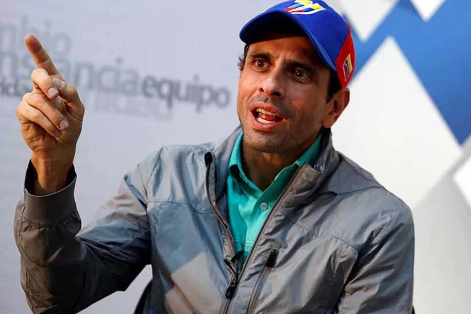 Capriles propone compensar salario con bono ante el alza del dólar