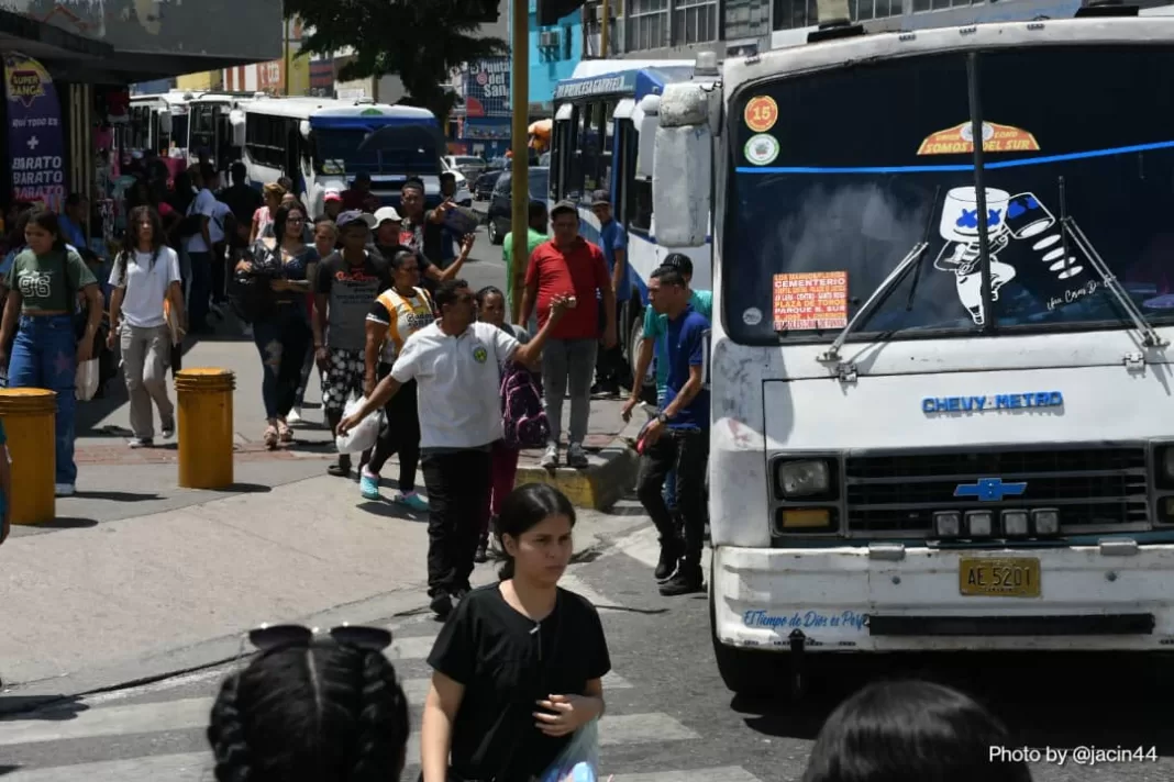 El centro de Valencia es intransitable en las horas picos