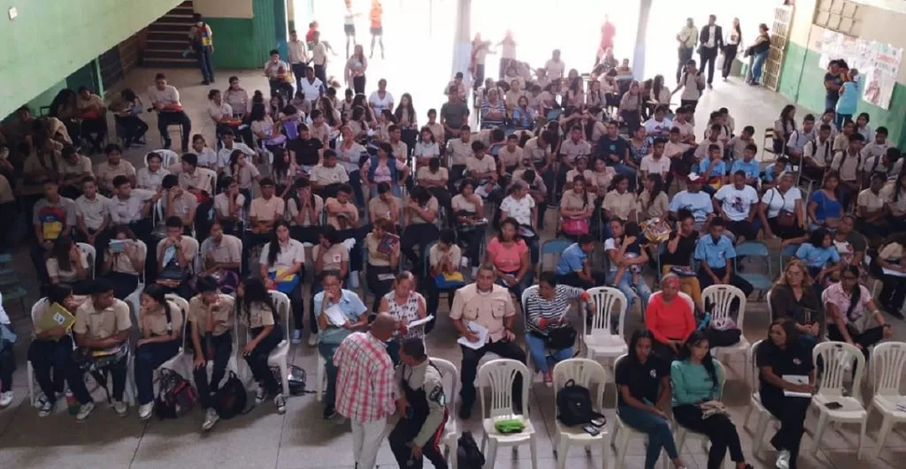 Programa “TSJ va a tu escuela” en Los Guayos