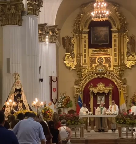 Celebraron misa criolla en honor a la Virgen del Socorro