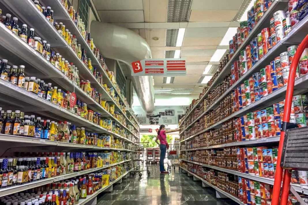 Costo de la canasta alimentaria para una familia de cinco personas alcanzó los 531,57 dólares