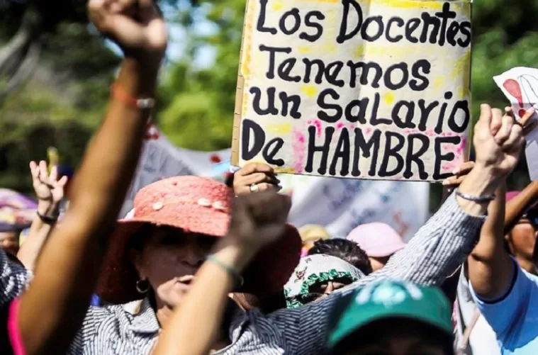 Docentes universitarios piden mejoras laborales