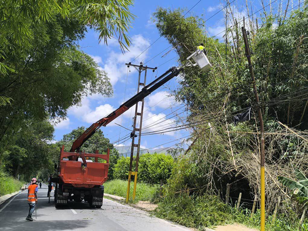 Trabajadores de Libertador y Corpoelec desplegados en el circuito 1