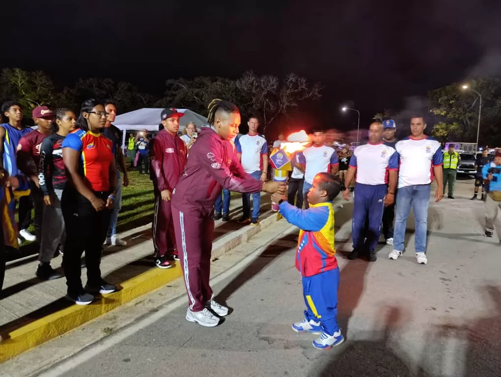 Encendieron Fuego Patrio de los XXI Juegos Deportivos Juveniles