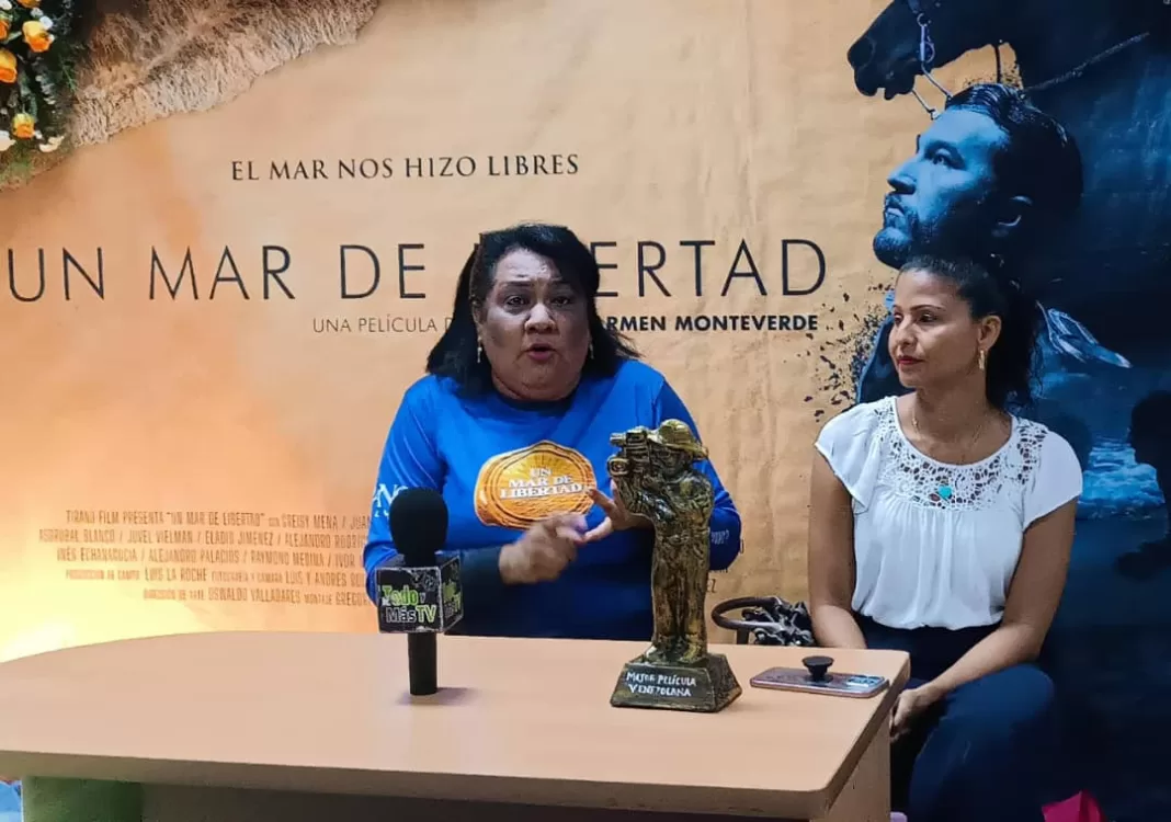 Equipo de “Un Mar de Libertad” incentiva a porteños a ir al cine