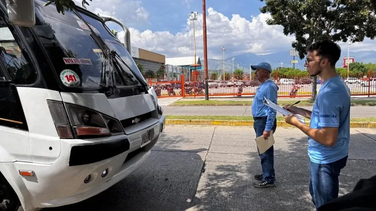 Inspeccionan unidades de transporte público en San Diego