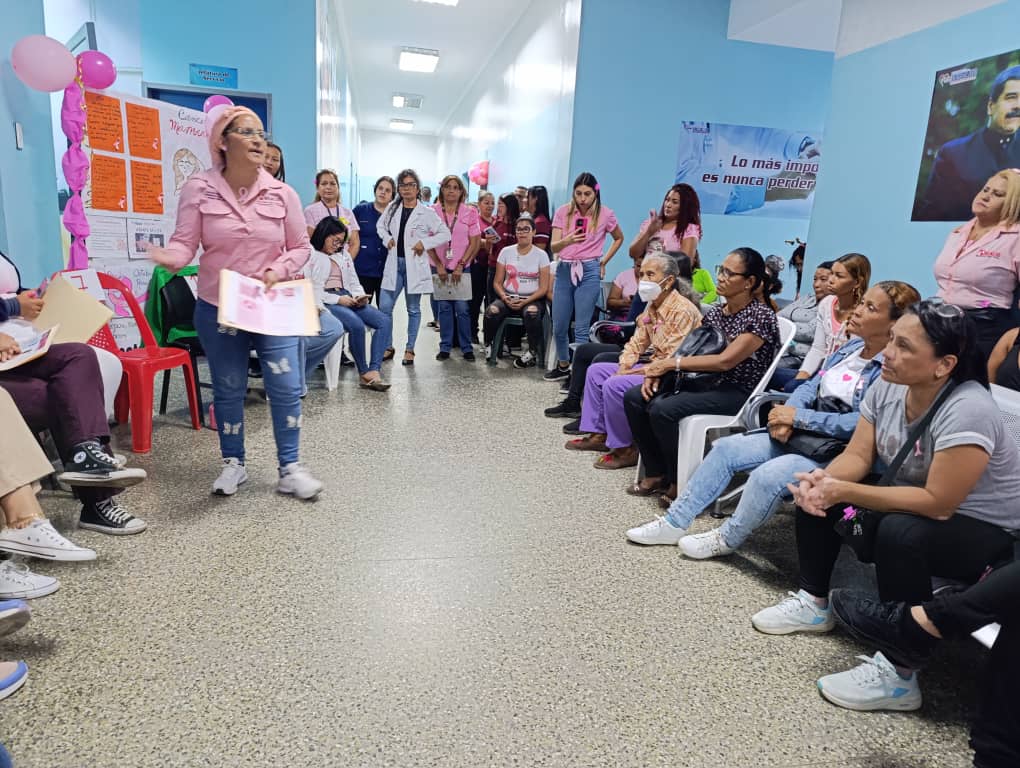 Jornada Rosa en la CHET atendió a 100 mujeres