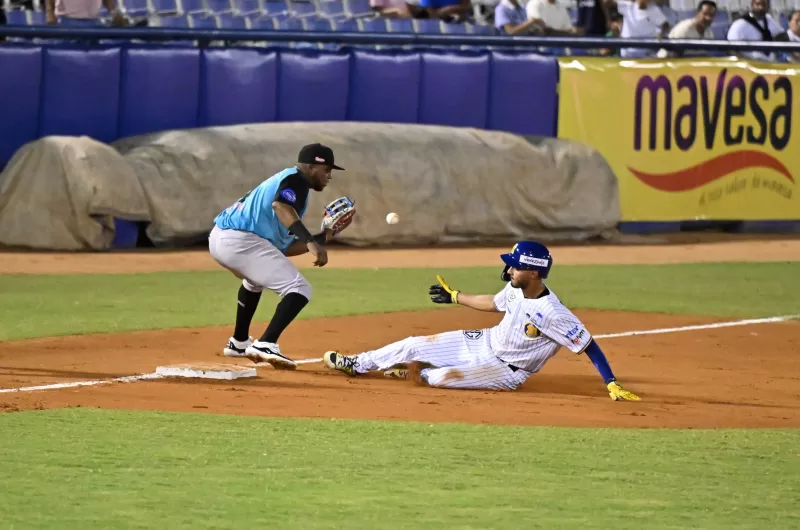 Magallanes cayó en extrainnings ante Bravos