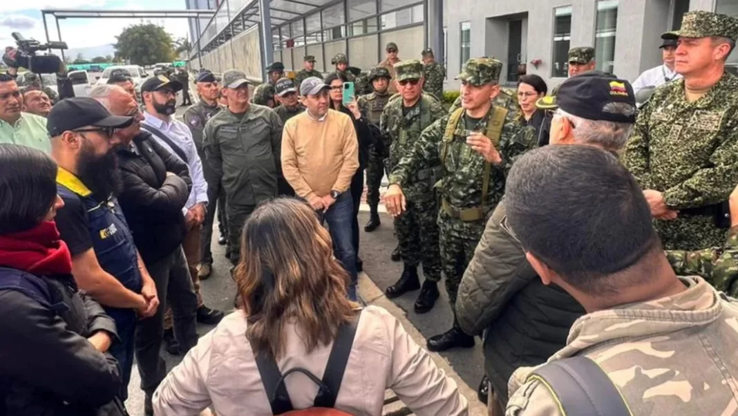 Funcionarios del Gobierno colombiano se desplazaron la mañana de este domingo hasta El Plateado