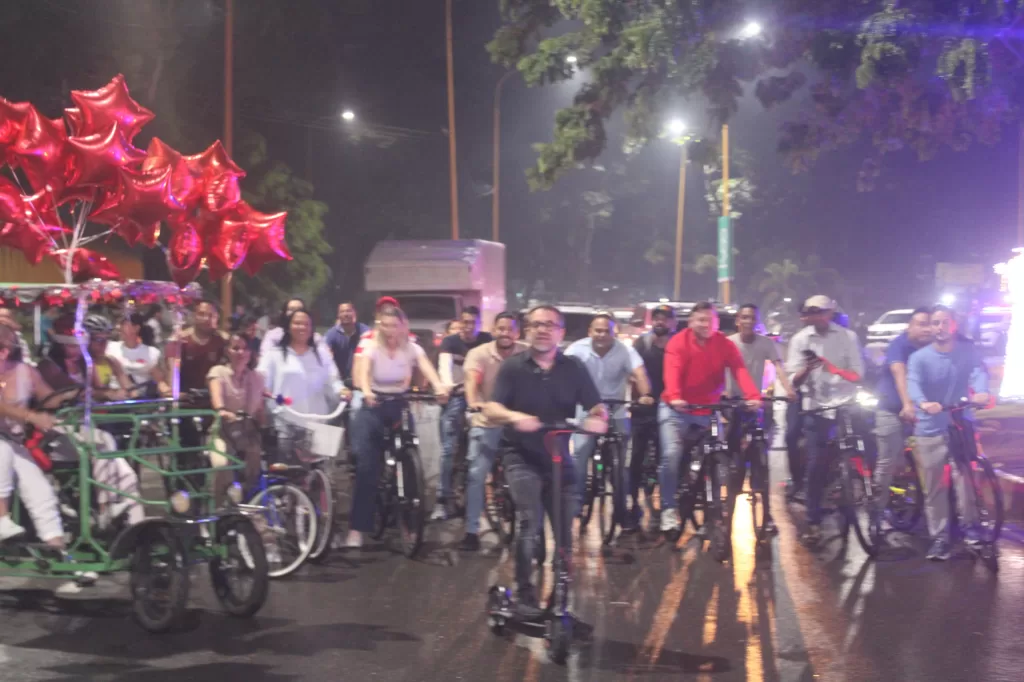 Navidad en Carabobo inició con una bicicletada en la redoma