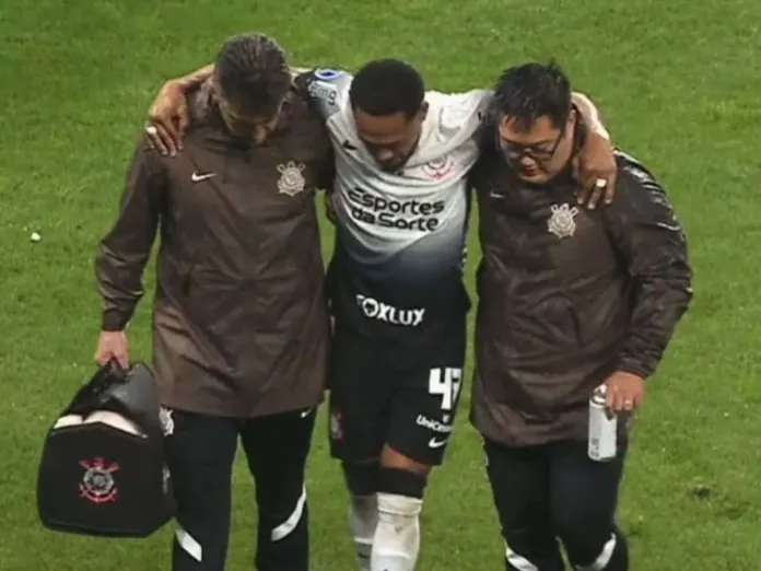 Brujo Martínez fue retirado del juego del Corinthians