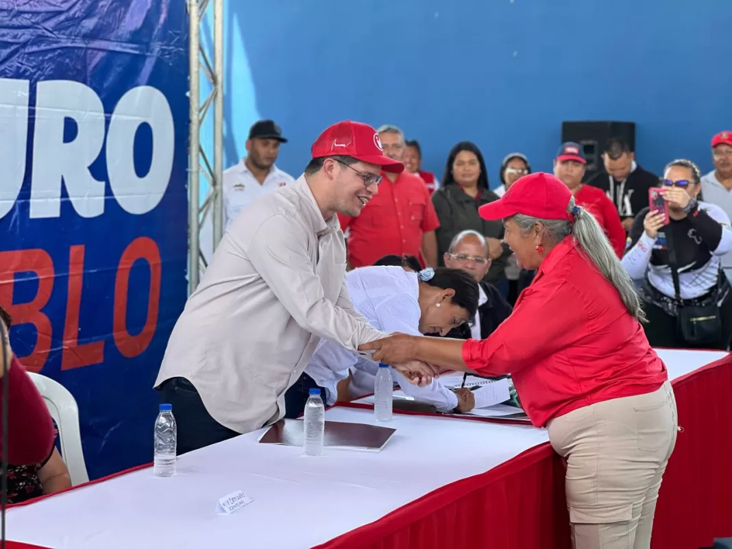 Autoridades dialogaron con habitantes de Ciudad Chávez