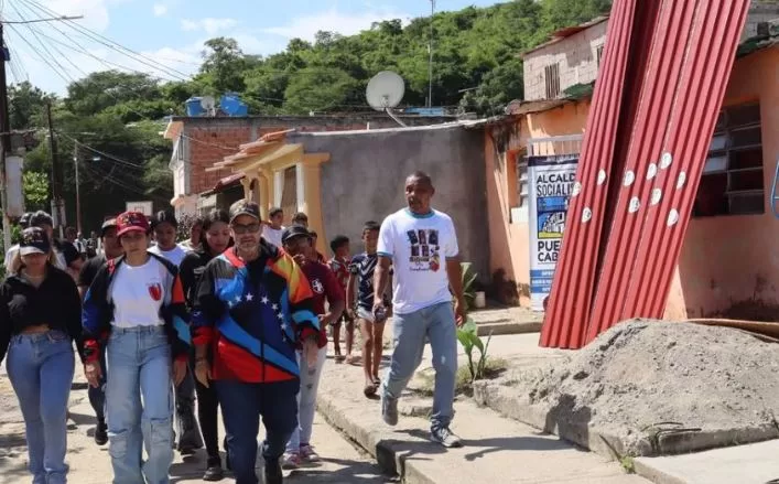 Entregan materiales de construcción a familias de Puerto Cabello