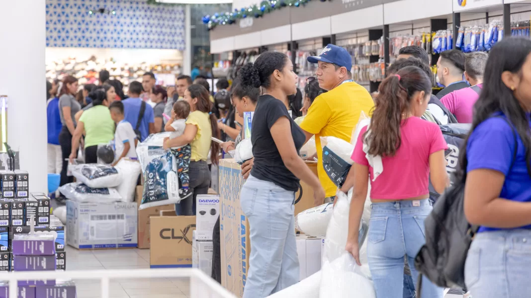 Centenares de Carabobeños disfrutan del Black Friday en Multimax