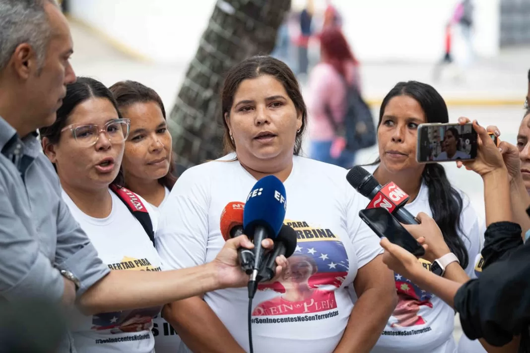 Fiscalía venezolana promete agilizar procesos de detenidos tras comicios, dicen familiares