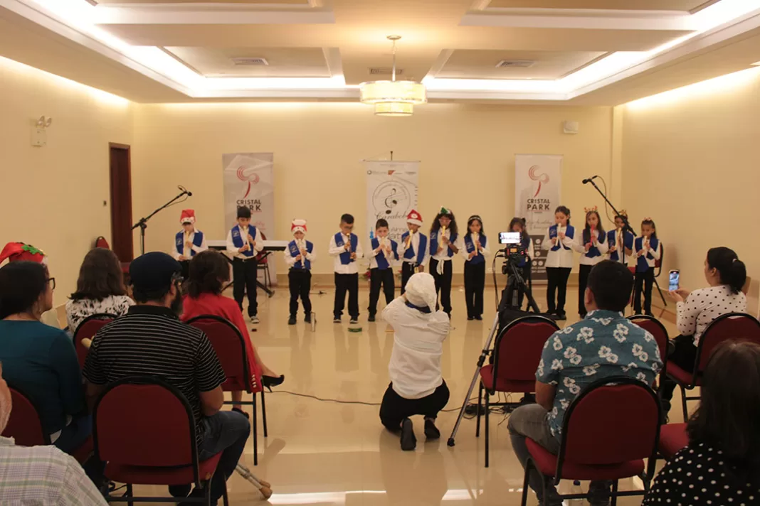 Jóvenes de Consermuca destacaron en el recital navideño