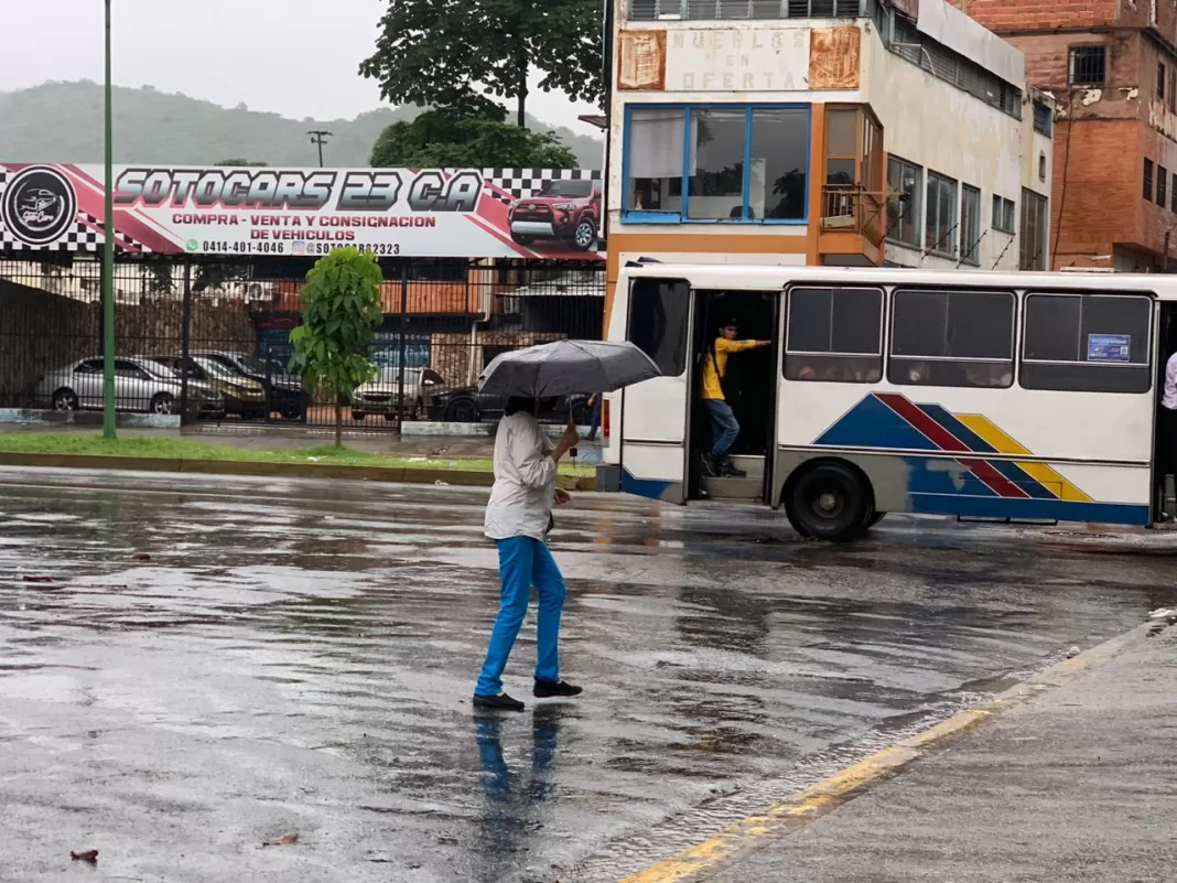 Lacava solicita a carabobeños que estén alerta ante las lluvias