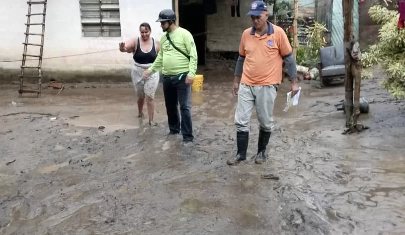 Lluvias dejaron calles y viviendas anegadas en Carabobo