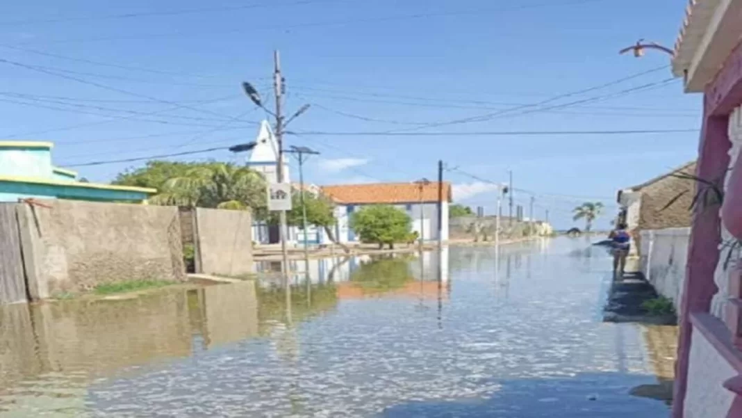 Mar de fondo en Falcón inundó calles