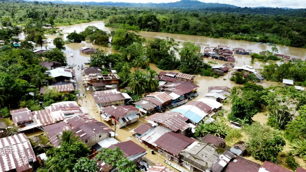 Petro declaró situación de desastre por inundaciones en Colombia