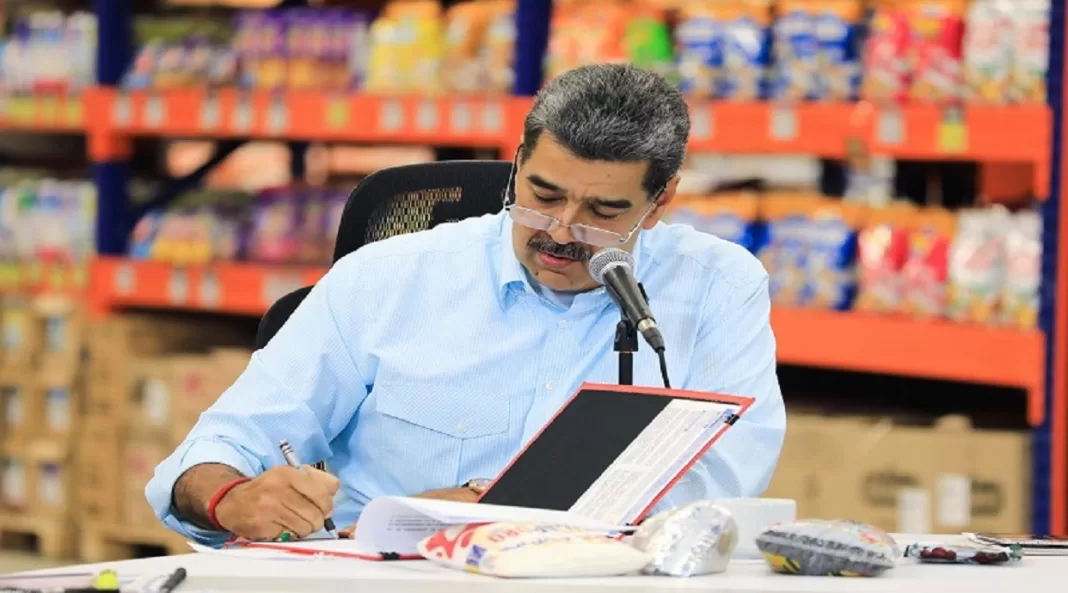 Presidente Maduro aseguró que 85 % del abastecimiento en supermercados es producción nacional