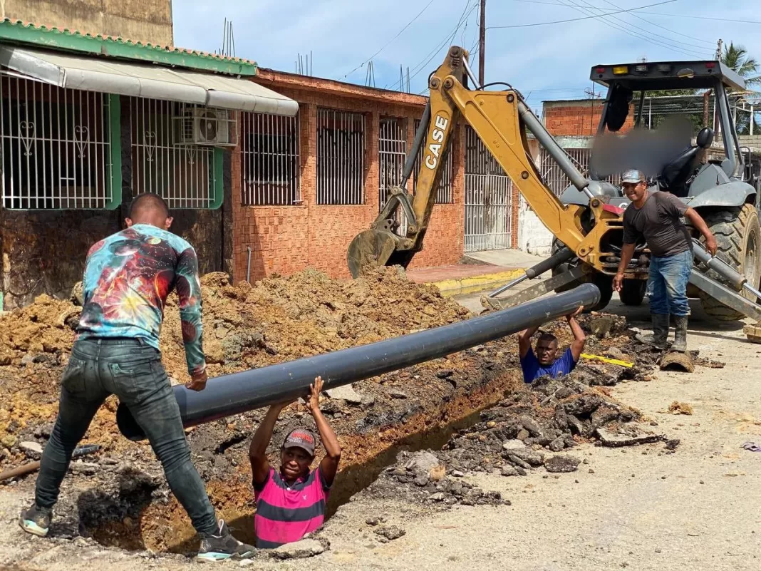 Realizan sustitución de 50 metros de tubería en Barrio Coro, Morón