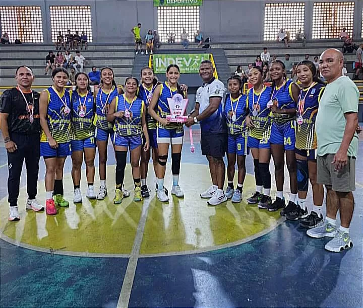 Guerreras Porteñas y Cutira Caracas campeones del U17 de Libalca