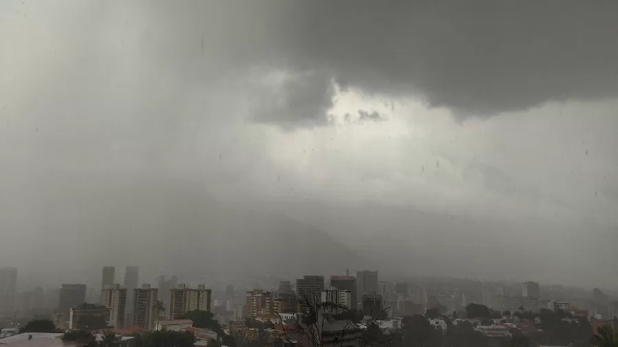 Cielo con nubosidad fragmentada