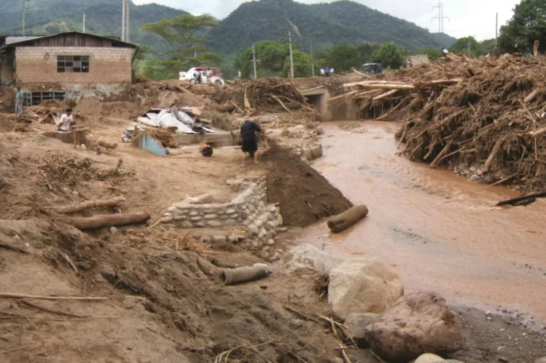 Distritos de Perú son declarados en riesgo por lluvias