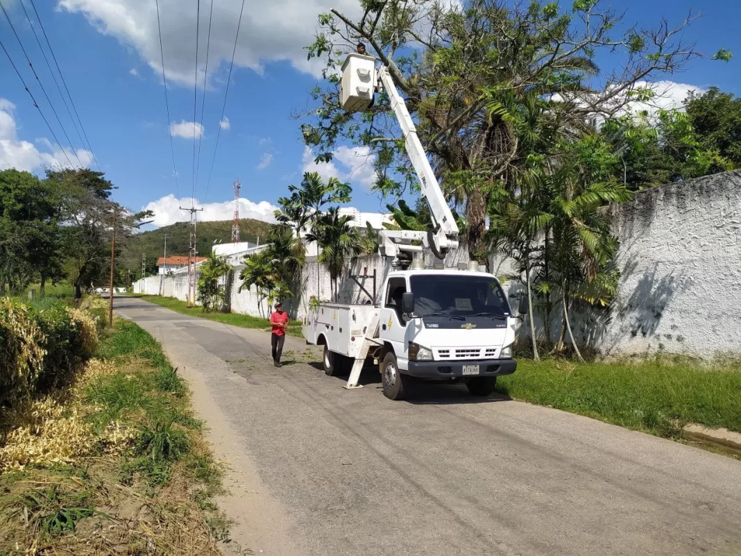 Corpoelec realizó mantenimiento preventivo en Libertador