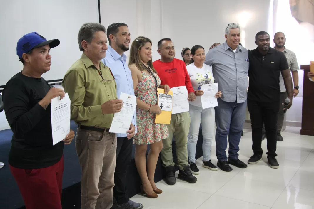 Jueces de paz comunal de Libertador recibieron acreditaciones del CNE