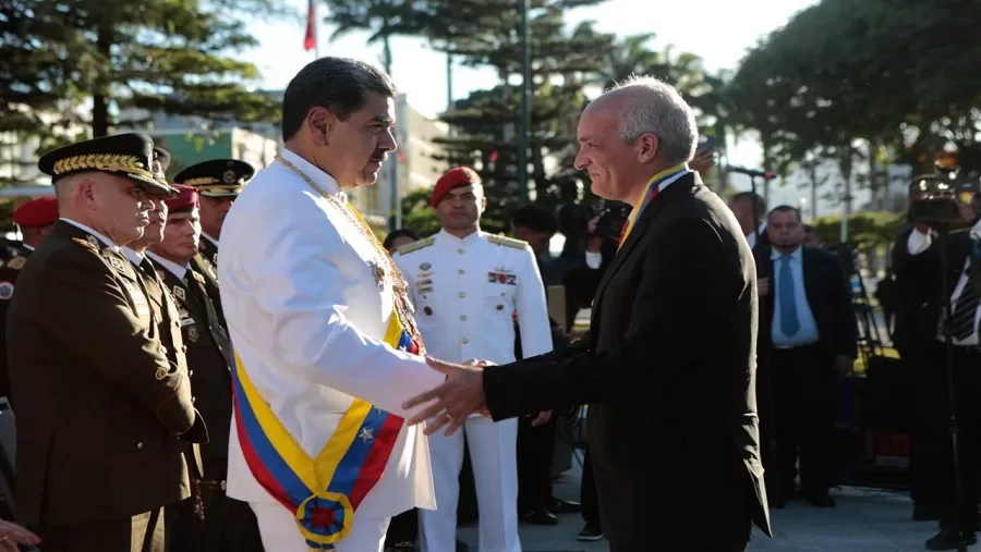 Presidente Maduro condecoró a los 21 venezolanos sancionados por el Tesoro de Estados Unidos