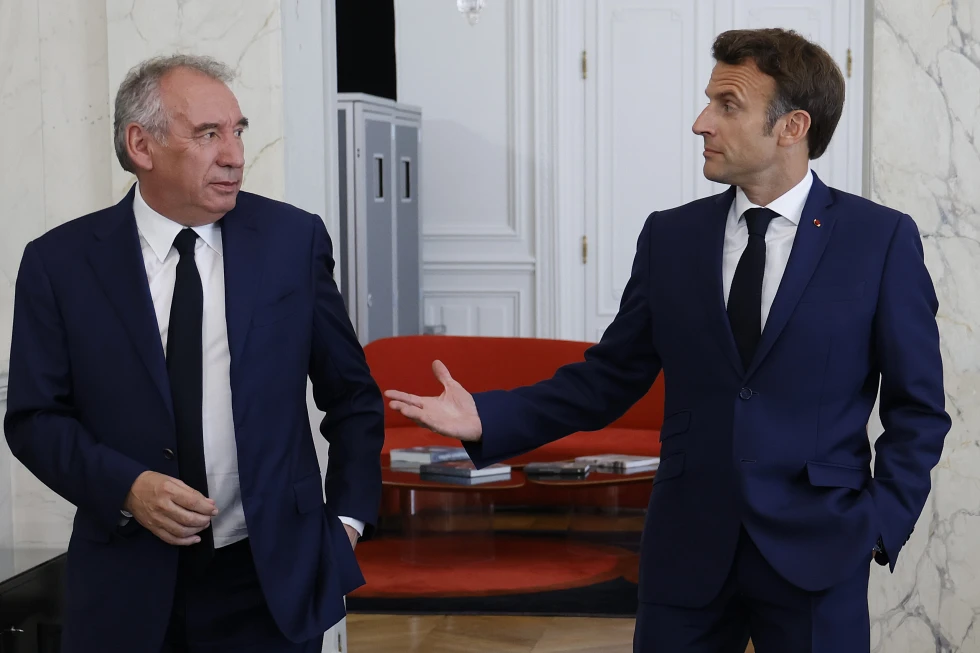 Macron nombra a aliado Bayrou nuevo primer ministro de Francia