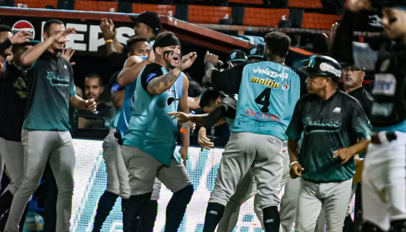 Bravos a un paso de la final de la LVBP