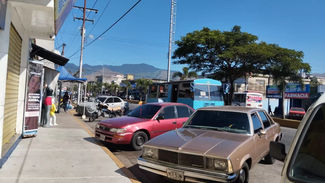 Negocios permanecen abiertos durante la mañana en Naguanagua