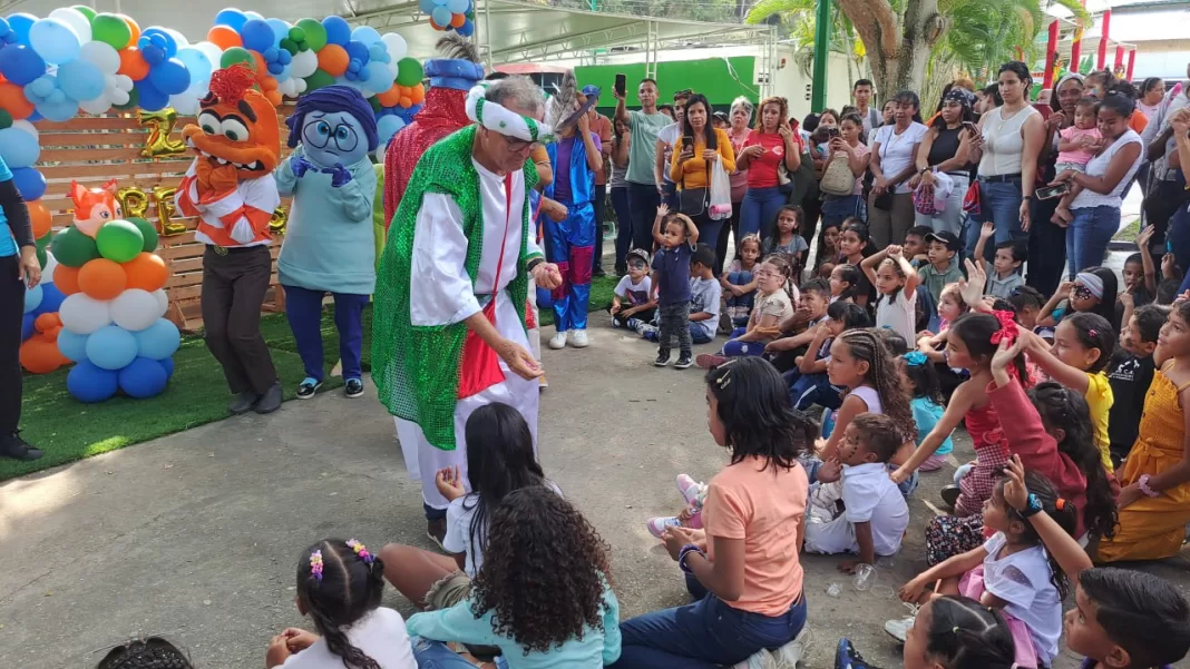 Niños de Valencia celebraron Dia de Reyes en el ZooAquarium