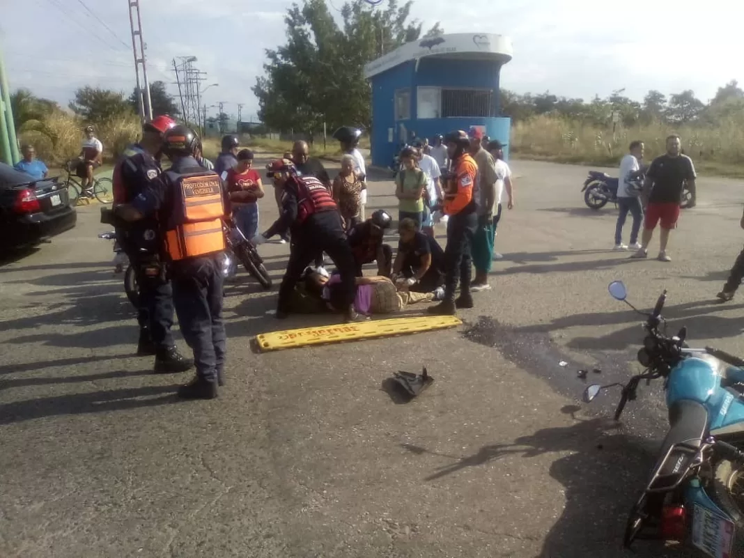 Herido motorizado tras impactar contra vehículo en Los Guayos