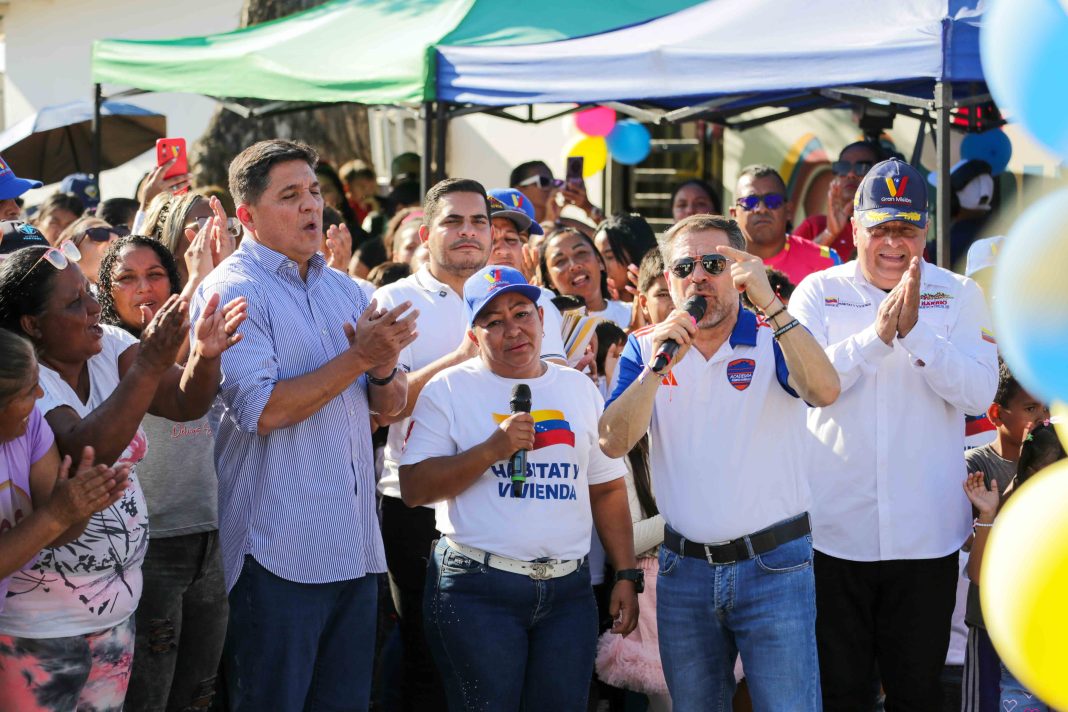 Entregan 28 viviendas en San Joaquín