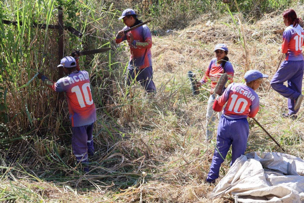 Alcaldía de Valencia desplegó más de 500 trabajadores en cayapa de limpieza en la Autopista del Sur