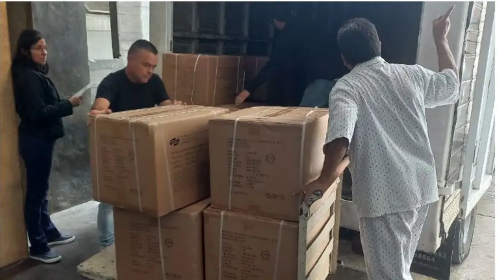 Despachan insumos médicos en Mérida, Miranda y Amazonas