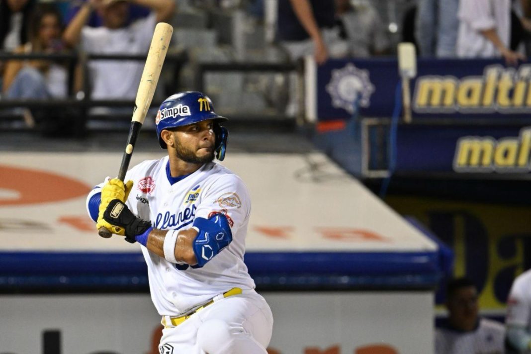 Ángel Reyes batea .500 en postemporada y alza al Magallanes: “Ante la adversidad este equipo se crece”