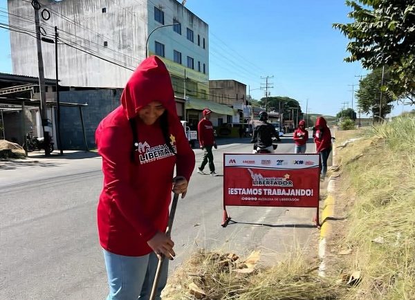 Avanzan labores de limpieza y desmalezado en las vías de Tocuyito