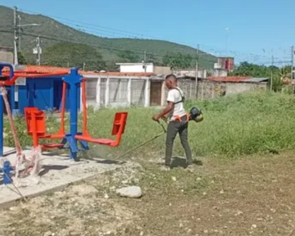 Refuerzan limpieza ambiental en altos de San Esteban de Puerto Cabello
