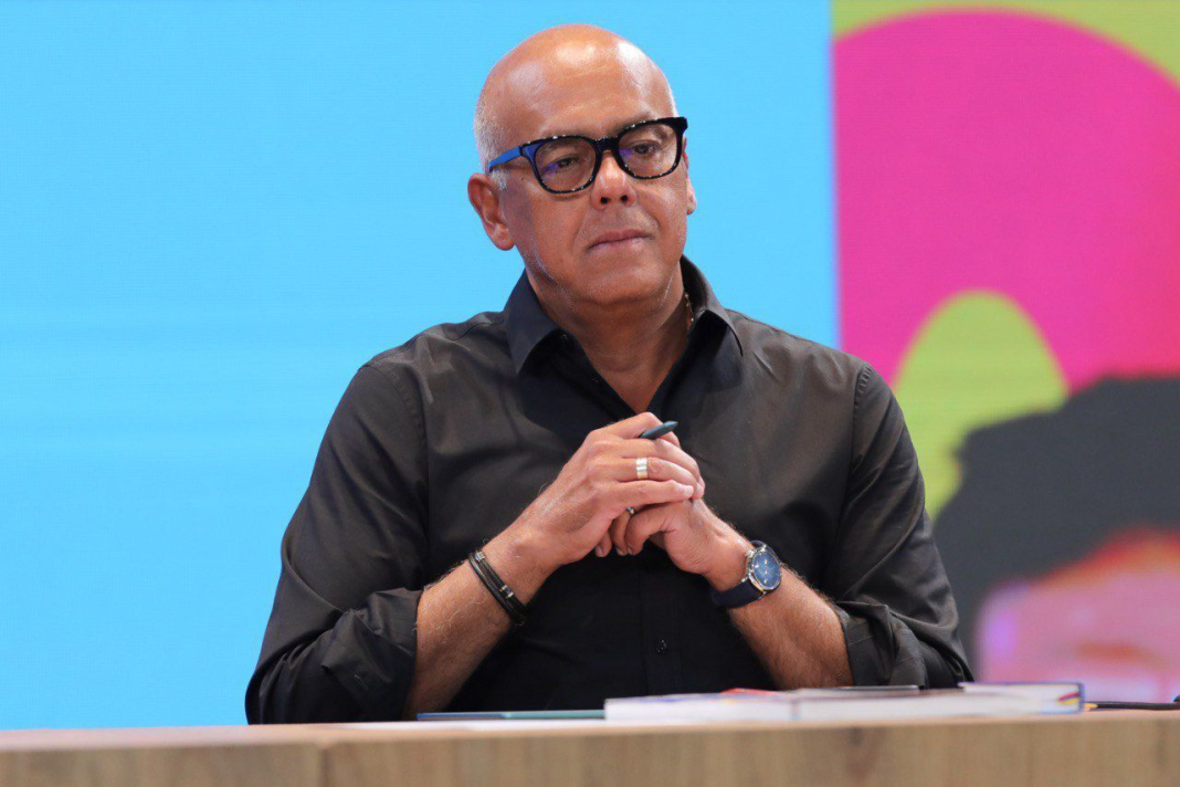 Jorge Rodríguez exhorta a los comerciantes a bajar los precios