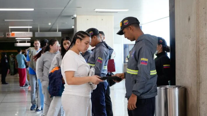 Llegaron al país 183 venezolanos que volaban desde Estados Unidos